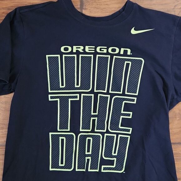 Nike Dri-Fit men's small black Oregon short sleeve t-shirt - Picture 2 of 8